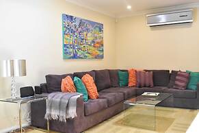 Professionally Cleaned 2bdr Villa, Great Location