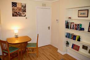 Welcoming and Homely 2 Bed in Central Location