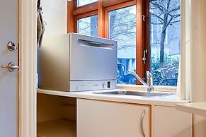 Park 2- Charming 1-bdr Apt Close to Metro