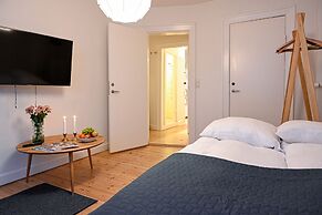 Park 2- Charming 1-bdr Apt Close to Metro