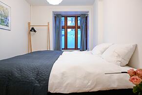 Park 2- Charming 1-bdr Apt Close to Metro