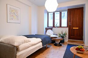 Park 2- Charming 1-bdr Apt Close to Metro