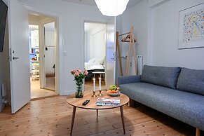 Park 2- Charming 1-bdr Apt Close to Metro