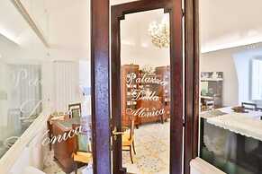 Della Monica Rooms