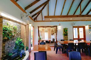 Villa De Babat