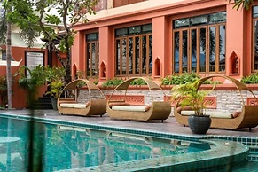 Sunday Chateau En Ville Pattaya