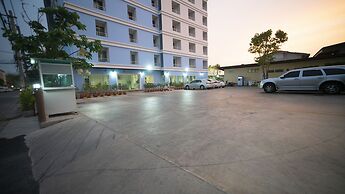 The Willing Hotel and Residence