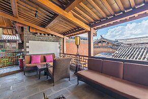 Lijiang Langyun Inn