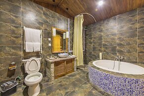 Lijiang Langyun Inn