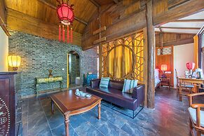 Lijiang Langyun Inn