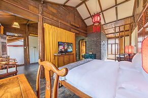 Lijiang Langyun Inn