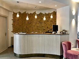 Emerald Suites