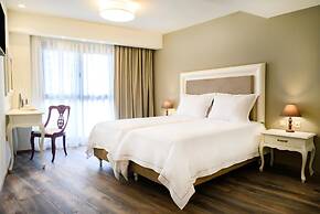 Emerald Suites