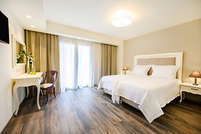 Emerald Suites