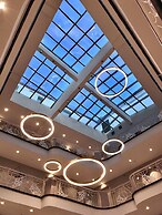 Emerald Suites