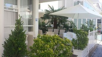 Hotel Ermeti B&B and Brunch