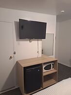 Super 8 by Wyndham Montreal
