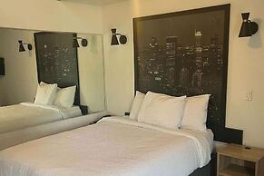 Super 8 by Wyndham Montreal