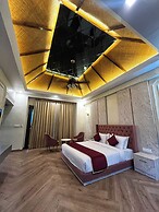 Savitri Resorts