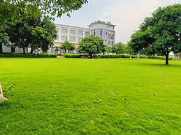 Savitri Resorts
