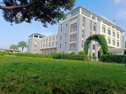 Savitri Resorts