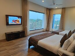 Savitri Resorts
