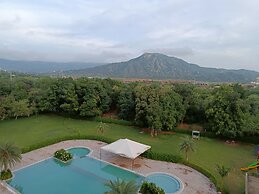 Savitri Resorts