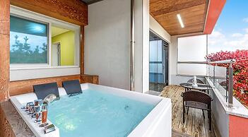 Ara Pool Villa Pension