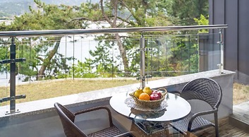 Ara Pool Villa Pension