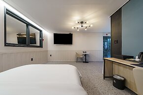 Cheonan Hound Hotel