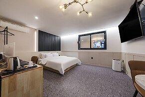 Cheonan Hound Hotel