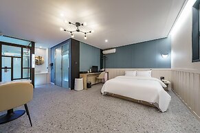 Cheonan Hound Hotel