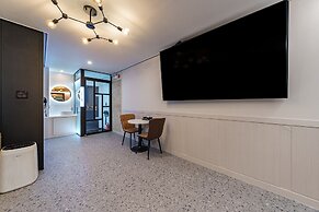 Cheonan Hound Hotel