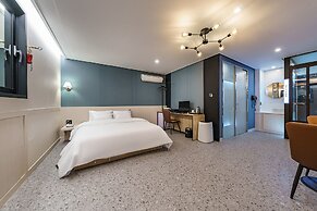 Cheonan Hound Hotel