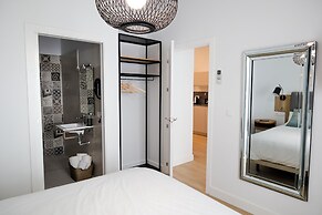 Calma Suites