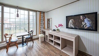 Lake and Pine Spa Pension