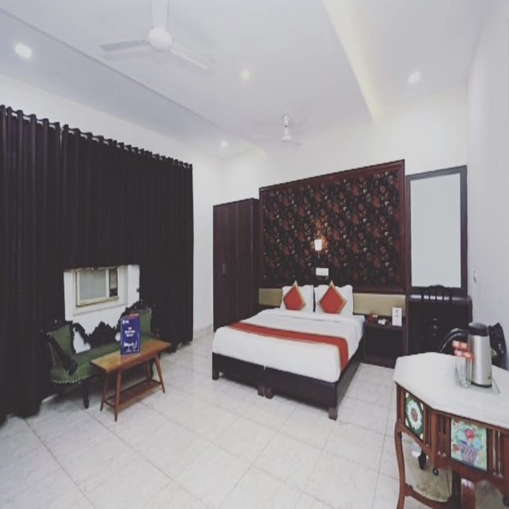 Hotel Navrang