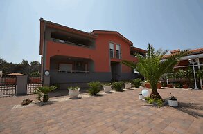Apartments Komljen