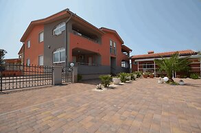 Apartments Komljen