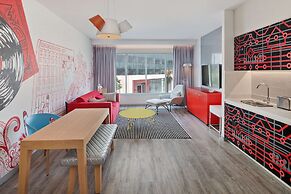 Radisson Red Dubai Silicon Oasis