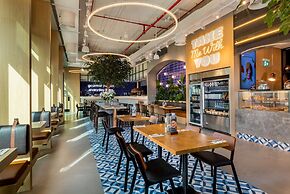 Radisson Red Dubai Silicon Oasis