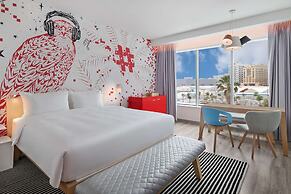 Radisson Red Dubai Silicon Oasis