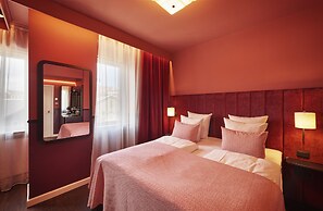 WIDE Hotel