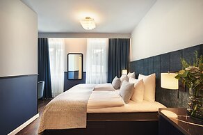 WIDE Hotel