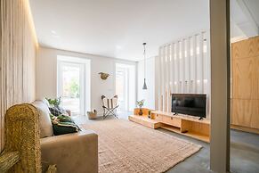 Wood Wall & Garden Apartment