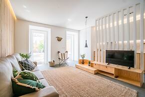 Wood Wall & Garden Apartment