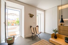 Wood Wall & Garden Apartment