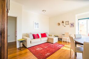 Panoramic Tagus River Terrace Apartment in Alfama