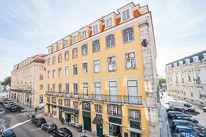 Spacious and Bright Apartment in Cais Sodre