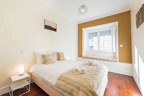 Spacious Graça River View Apartment